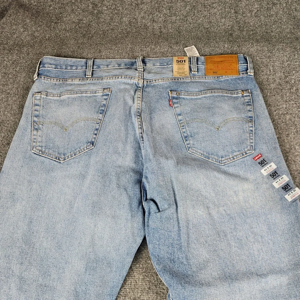 Levis 501 Original Fit Jeans Mens 44x30 Light Wash Blue Denim Button Fly Stretch